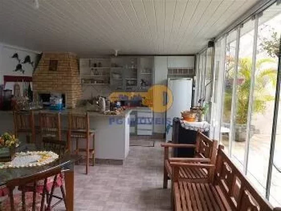 Imagem EXCELENTE RESIDENCIAL COM 5 DORMITÓRIOS NO BALNEÁRIO ITAPUÃ