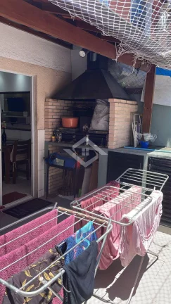 Imagem Casa Duplex 3 Quartos com Suíte em Condomínio Family Club – Vargem Pequena
