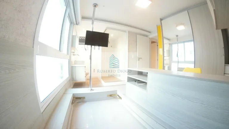 Imagem Apartamento de Luxo à Venda em Icaraí, Niterói-RJ: 4 Quartos, 3 Suítes, 3 Vagas de Garagem - 158m² de Puro Conforto!
