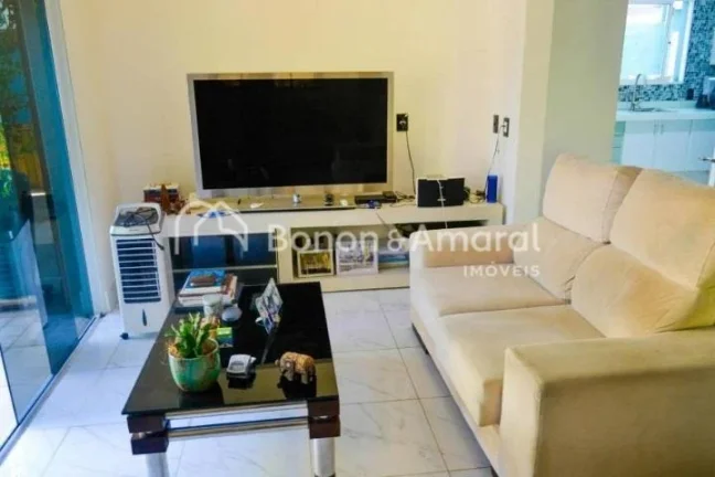 Imagem Casa à venda, em condomínio, região da Hípica, 4 quartos
Sobrado, no piso superior, 4 quartos co...