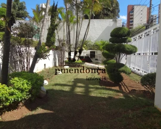 Imagem Apartamento bem distribuído, com living para 02 ambientes, terraço, 02 dormitórios sendo 01 suít...