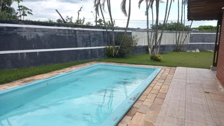Imagem Casa para Venda em Itanhaém, Jardim Regina, 3 dormitórios, 1 suíte, 2 banheiros, 4 vagas
