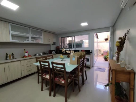 Imagem Casa com 3 Dormitorio(s) localizado(a) no bairro Jardim Itu em Porto Alegre / Rio Grande do Sul Ref.:57580103