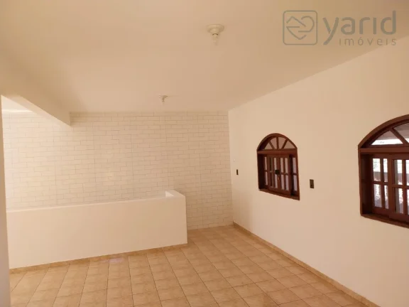 Imagem Imperdível: Casa à venda em Jundiaí-SP, Jardim Tamoio, 3 quartos, 1 suíte, 1 banheiro, 3 vagas, 190m².