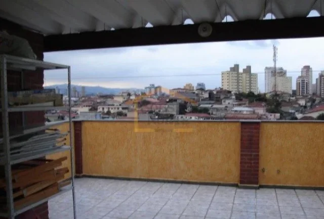 Imagem Sobrado á venda, com 320 m² de área útil. 
O imóvel conta com 3 dormitórios, sendo 1 suite, am...