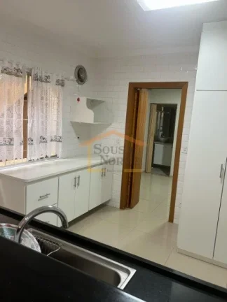 Imagem Casa térrea com edícula e área gourmet, implantada em terreno de 150m², com 200m² de área cons...