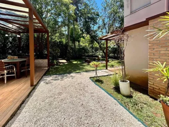 Imagem Casa a venda no condomínio Aldeia da Mata, no coração da Granja Viana! O Aldeia da Mata fica dent...