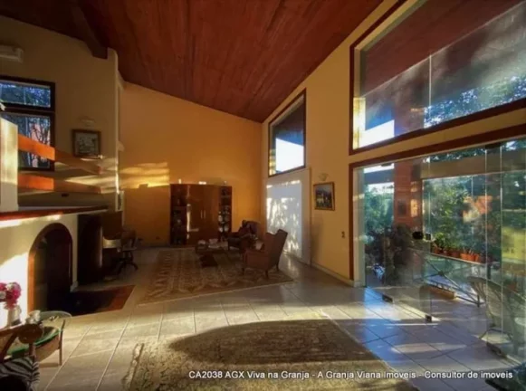 Imagem Chác. Vale do Rio Cotia - 2.650 m² de terreno! 4d(2sts). Linda c/ lareira, adega, piscina e gourmet. Ótima edícula!