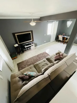 Imagem Casa com 3 dormitórios sendo 1 suíte e 2 vagas de garagem - Adhemar Garcia | Joinville/SC