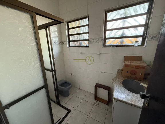 Imagem Sobrado à venda 50m do mar 4 dormitórios sendo 2 suítes com edícula