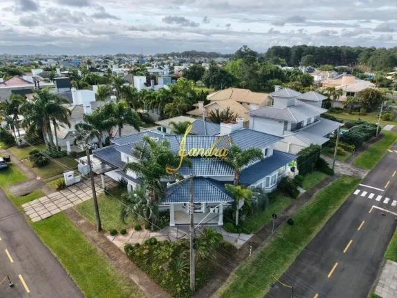 Imagem Excelente sobrado no condominio Lagos com Piscina e 04 suites