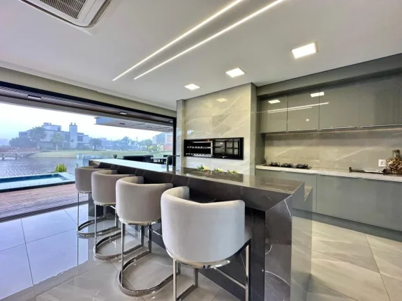 Imagem Casa em Condominio 6 Dormitórios - Bairro Centro