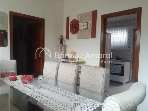 Imagem Casa incrível com acabamento de alta qualidade, situada em uma localização privilegiada. Conta co...