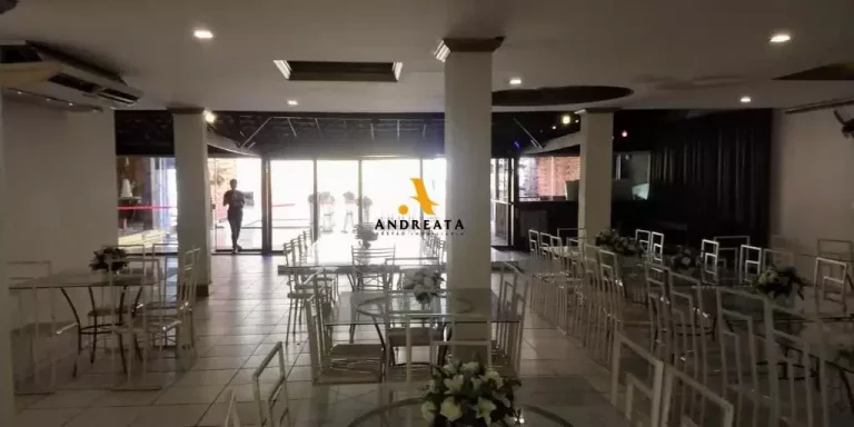 Imagem Jacarepagua - Tanque - Alugo loja de esquina - com 650m² - Valor R$35.000,00