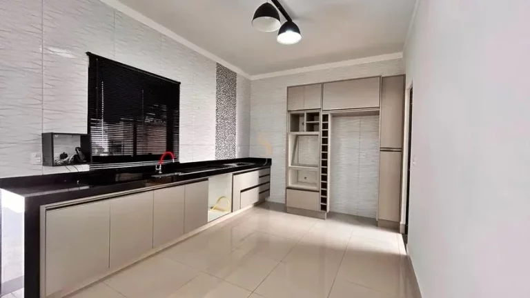 Imagem Casa tipo para venda em Residencial Irineu Zanetti com 3 quartos, sendo 2 suítes, 166m2