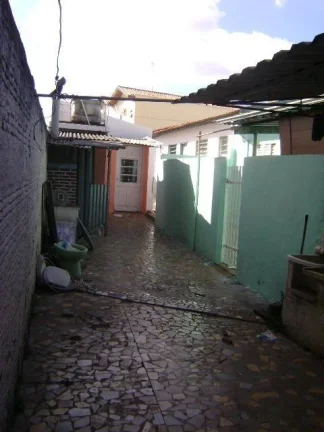 Imagem Nova America - 4 casas simples totalizando 236,28 m² em uma área de 484 m² Abrigo para 4 carros A...