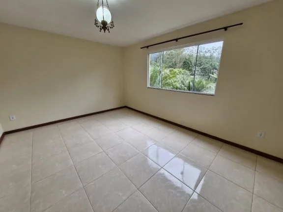 Imagem Vendo estas casas com 20.000m2 de area total e água de nascente.
