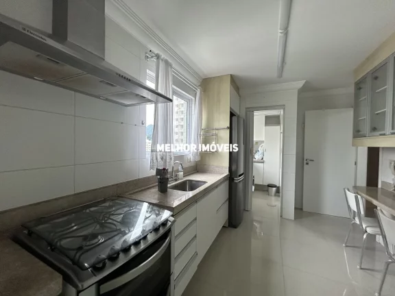 Imagem Apartamento á venda com 3 dormitórios e 3 vagas de garagem localizado no Centro de Balneário Camboriú.