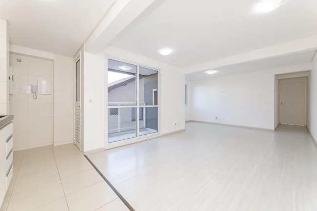 Apartamento de dois quartos no Bacacheri