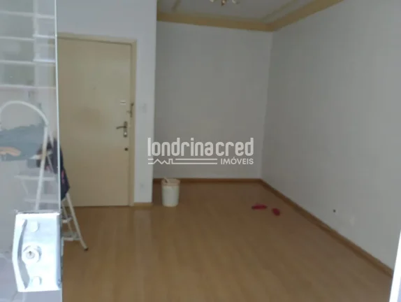 Imagem Oportunidade no Centro de Londrina! Amplo apartamento com 3 dormitórios, 120m² de área útil, sala espaçosa, cozinha, 1 vaga e condomínio acessível