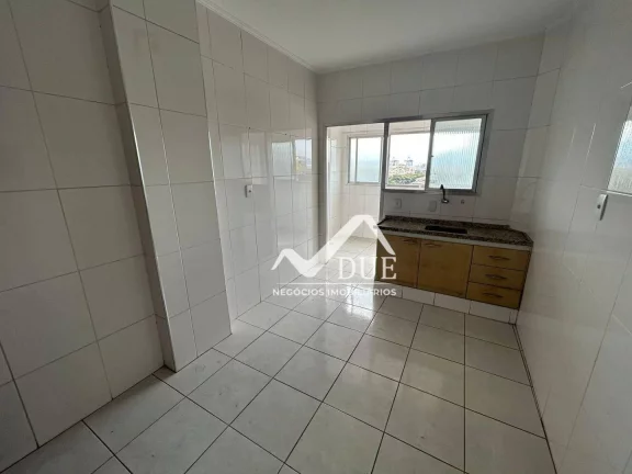 Imagem Oportunidade na Ponta da Praia em excelente localização, Vista Livre, Andar mediano com elevador e vaga de garagem suficiente.