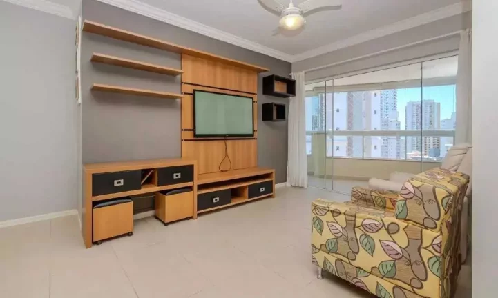 Imagem Apartamento com 3 dormitórios sendo 1 suíte e 2 vagas em Balneário Camboriú/SC
