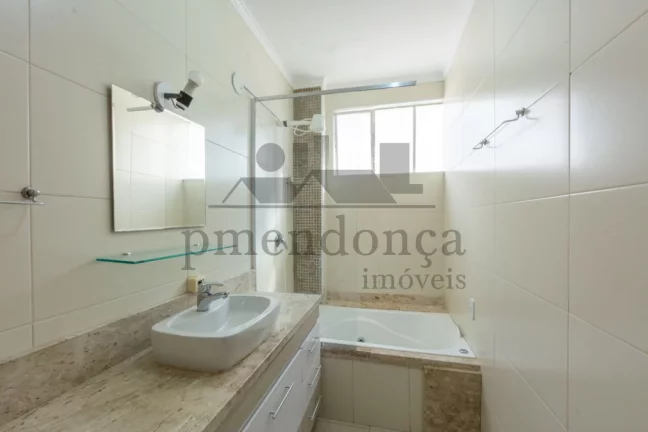 Imagem Apartamento em Higienópolis com 3 quartos (1 suíte) e 2 vagas, 153m².