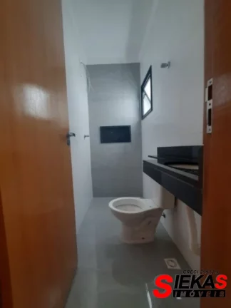 Imagem Impecável residência à venda na Penha de França, São Paulo-SP: 3 quartos, 3 suítes, 1 sala, 4 banheiros, 2 vagas, 121m²!