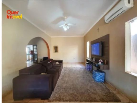 Imagem Imperdível Casa à Venda em Ribeirão Preto-SP, Parque Residencial Cândido Portinari: 3 Quartos, 1 Suíte, 2 Salas, 3 Banheiros, 10 Vagas de Garagem, 200m². Aproveite!