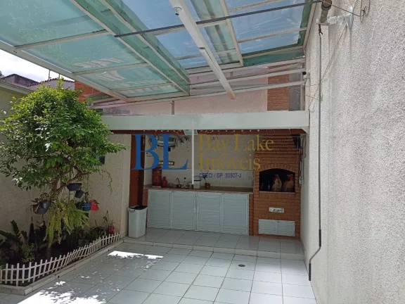 Imagem Casa ampla com espaço gourmet retrátil, 2 suítes+ 4 vagas + 6 banheiros