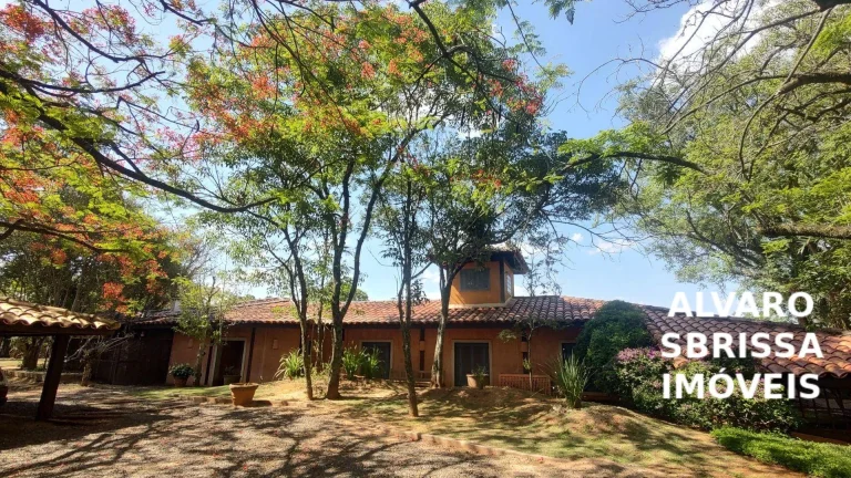 Imagem Sitio a venda em Itu SP com 4,7 alqueires ou 113.740 m², casa sede com 6 suítes, piscina e dois lagos maravilhosos, venha conhecer pessoalmente.
