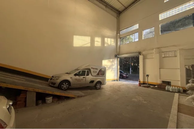 Imagem Galpão versátil com 454 m² na Lapa – Excelente Localização