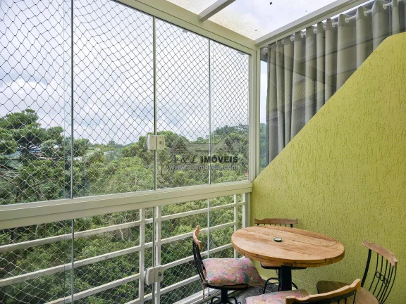 Imagem Duplex em Campos do Jordão com lareira e vista para o vale