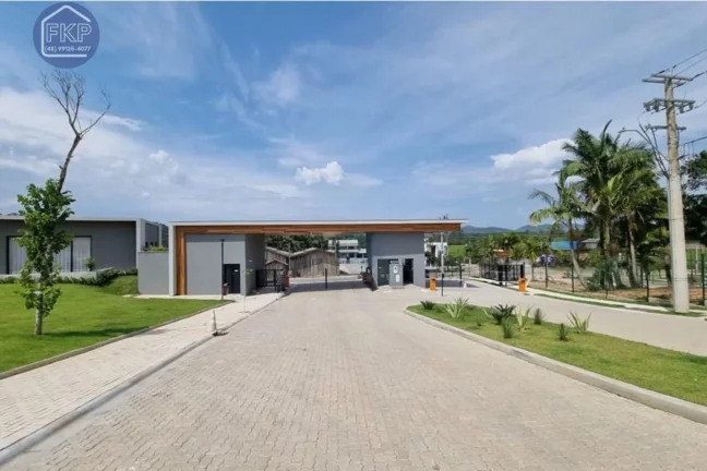 Imagem Terreno 379,43m² em Condomínio!