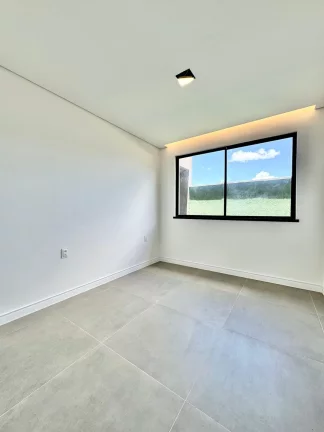 Imagem (CA8226) Uma casa localizada no Alphaville medindo 330m².