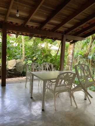 Imagem Excelente casa - 1 suíte- varanda- 2 terrenos- Praia do Félix- Ubatuba- SP