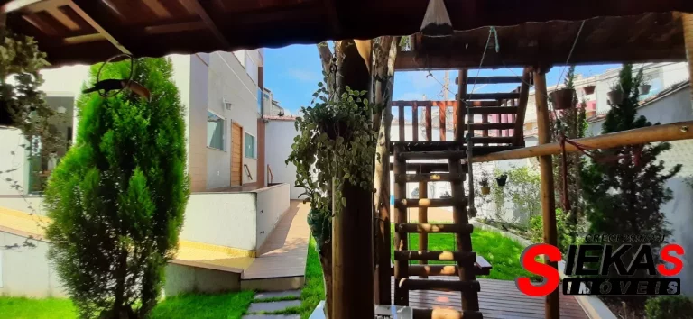 Imagem Imperdível! Casa à venda em São Paulo-SP, Itaquera, 4 quartos, 2 suítes, 2 salas, 3 banheiros, 3 vagas, 165m². Confira!