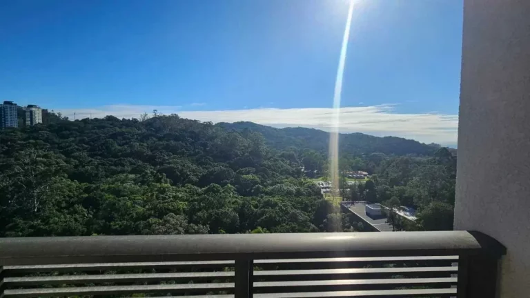 Imagem Apartamento sem mobilia com 3 dormitórios sendo 2 suítes e 3 vagas de garagem em Itajaí
