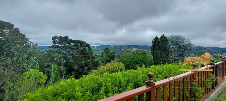 Imagem Linda casa com vista permanente no Alto do Capivari com 380m².