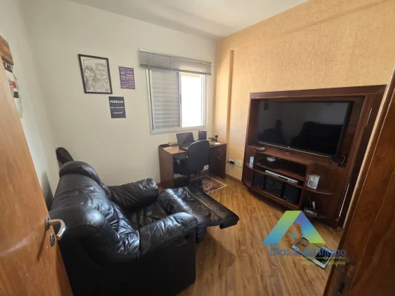 Imagem Lindo apartamento com 143m² de área total 2 vagas de garagem coberta em localização privilegiada na Vila Gumercindo.