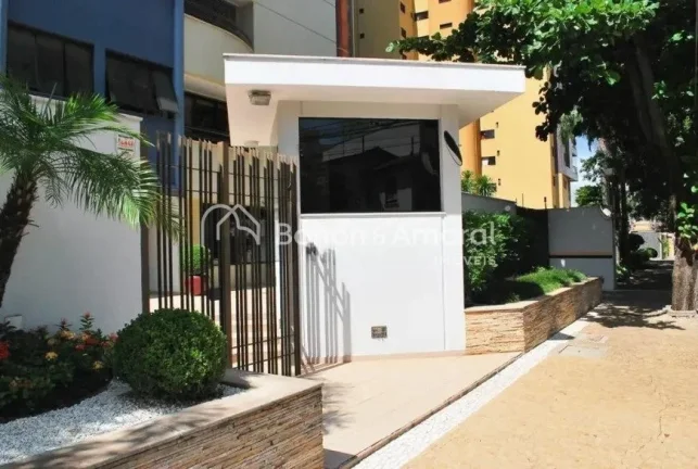 Imagem Com 81 m², o imóvel possui dois pavimentos: No pavimento inferior contém sala para dois ambientes...