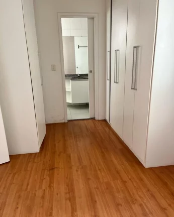 Imagem Vendo apartamento 3 dormitórios com suíte , escritório 2 vagas , próximo metro