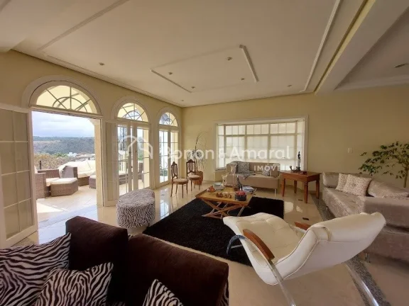 Imagem Esta incrível residência à venda em um condomínio exclusivo em Valinhos, SP, proporciona o máxi...