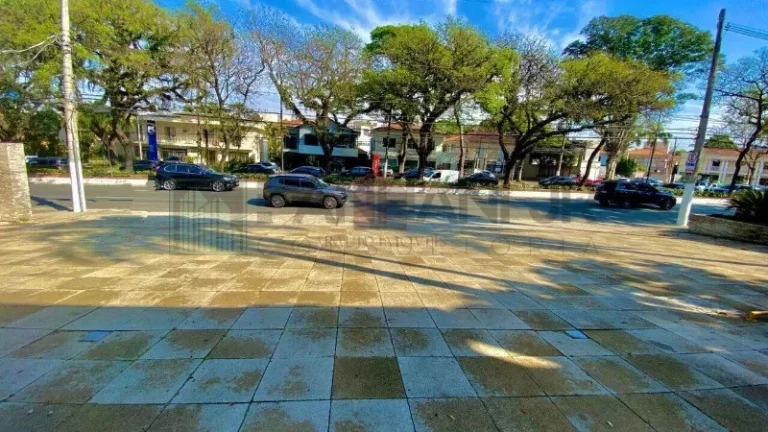 Imagem Localizado em uma das regiões mais nobres de São Paulo, este incrível imóvel está situado junto ao parque do Ibirapuera e oferece nada menos que 986 m