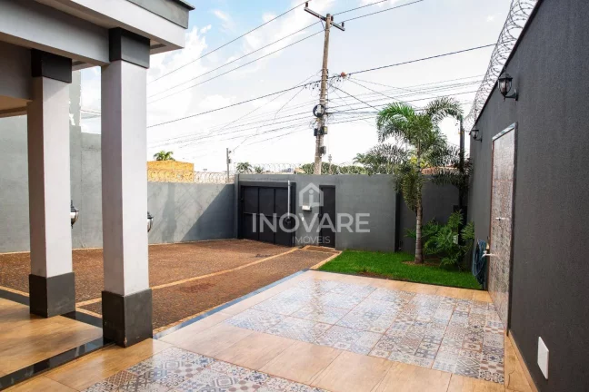 Imagem Casa com 3 dormitórios à venda, 220 m² por R$ 730.000,00 - Karfan - Itumbiara/GO