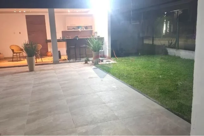 Imagem "Casa Moderna com Suítes em Alphaville, Inoã"