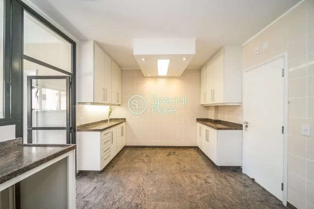 Imagem Apartamento belíssimo, com ambientes amplos em uma planta bem distribuída. Conta com 3 dormitório...
