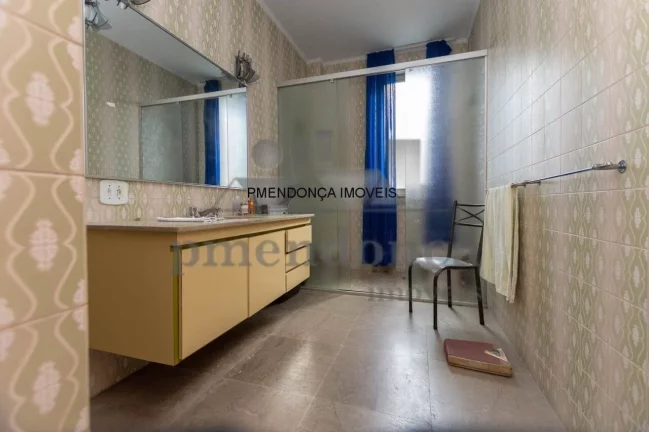Imagem Belíssimo apartamento, amplo e bem distribuído, totalmente reformado, living para 02 ambientes, te...