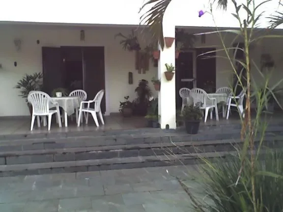 Imagem Excelente casa assobradada em Rio das Pedras, com 4 quartos (sendo 2 suites) com hidromassagem, vara...