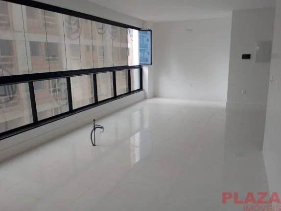 Imagem ️ Apartamento Alto Padrão – 3 Suítes | 2 Vagas | Vista Lateral para o Mar | 100m da Praia | Porto Belo